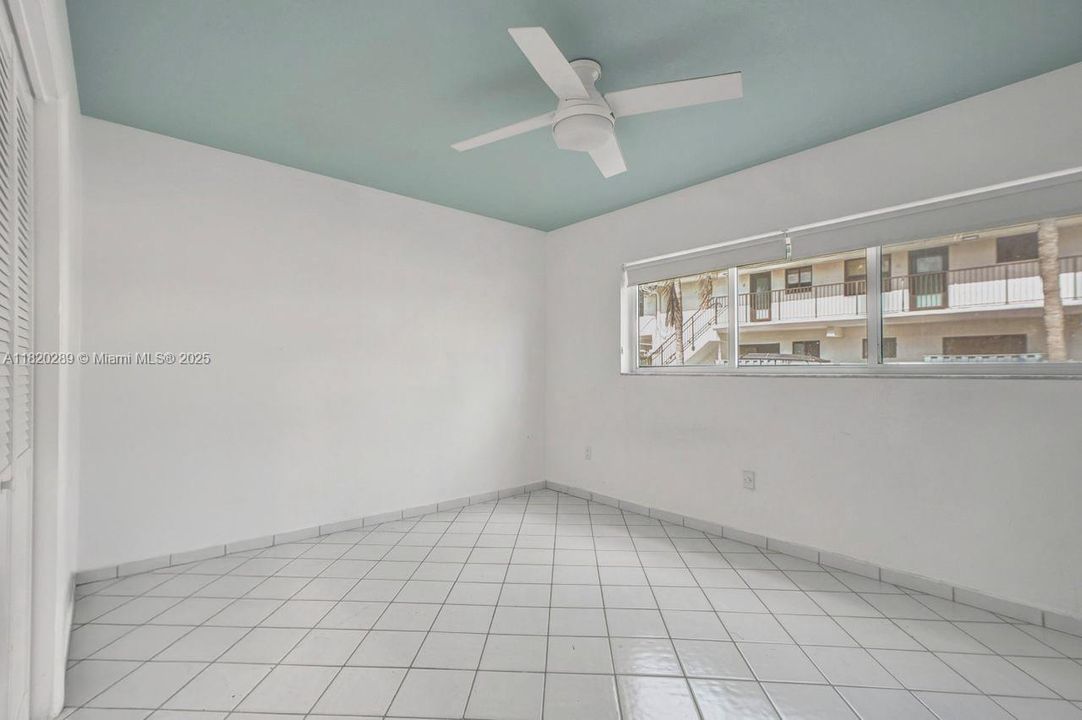 Recently Sold: $749,000 (2 beds, 2 baths, 1250 Square Feet)