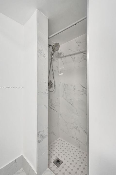 Recently Sold: $749,000 (2 beds, 2 baths, 1250 Square Feet)