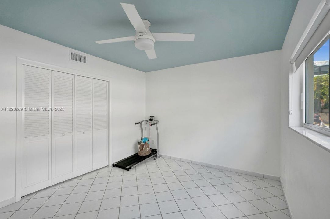 Recently Sold: $749,000 (2 beds, 2 baths, 1250 Square Feet)