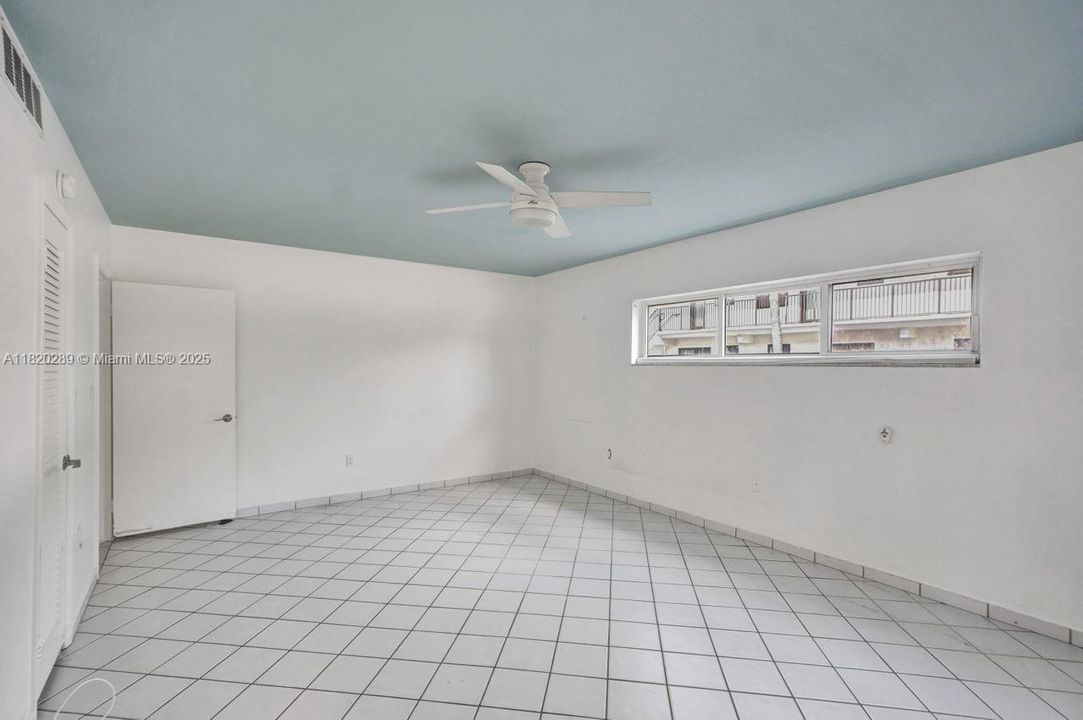 Recently Sold: $749,000 (2 beds, 2 baths, 1250 Square Feet)