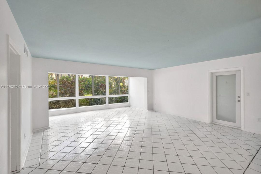 Recently Sold: $749,000 (2 beds, 2 baths, 1250 Square Feet)