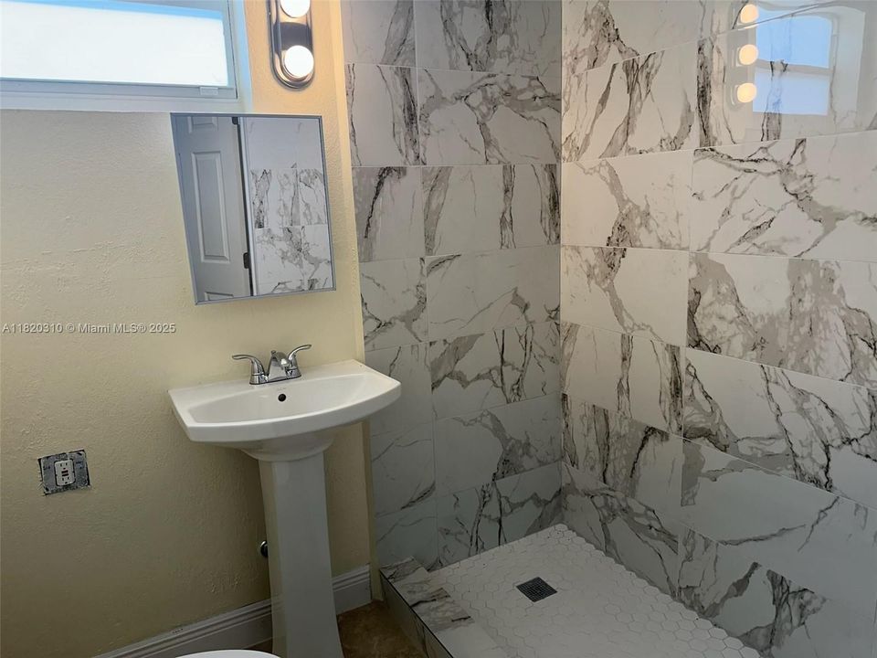 For Rent: $2,400 (2 beds, 2 baths, 0 Square Feet)