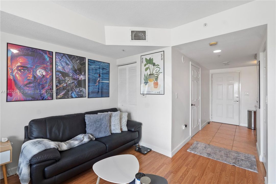 Recently Rented: $19,800 (0 beds, 1 baths, 400 Square Feet)