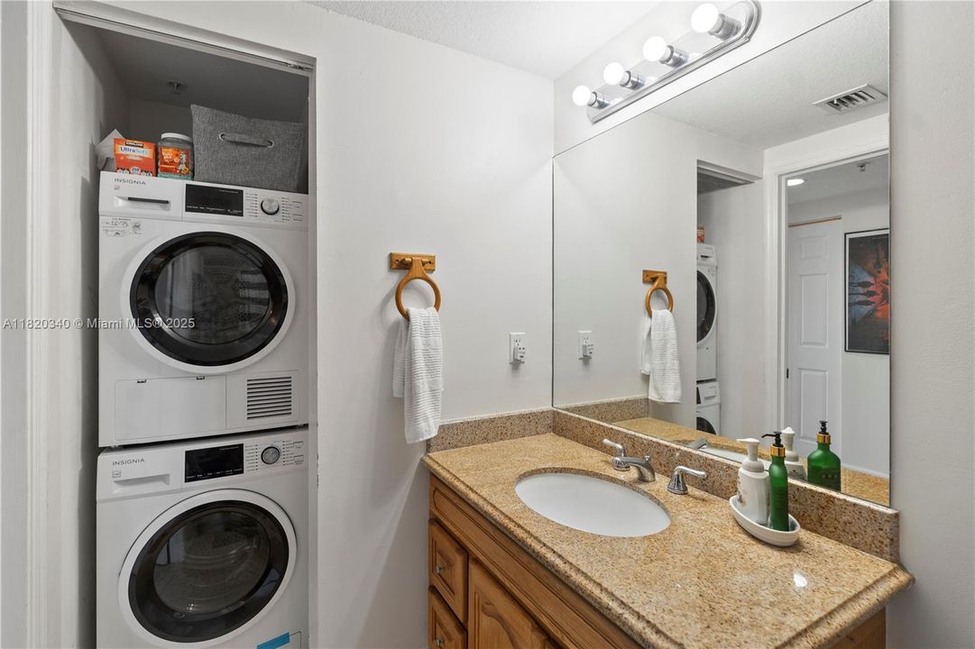 Recently Rented: $19,800 (0 beds, 1 baths, 400 Square Feet)