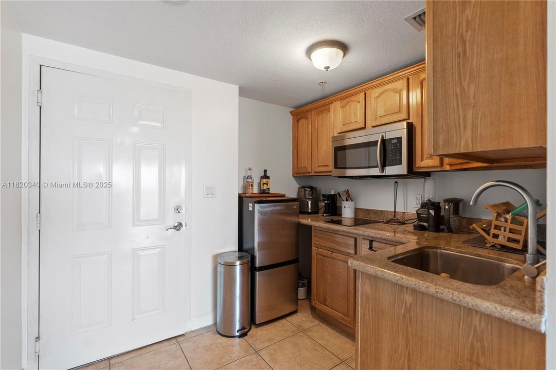 Recently Rented: $19,800 (0 beds, 1 baths, 400 Square Feet)