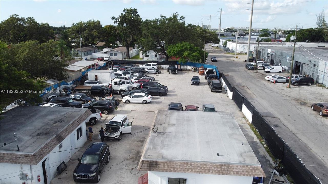 合同活跃: $1,700,000 (0 贝兹, 0 浴室, 0 平方英尺)