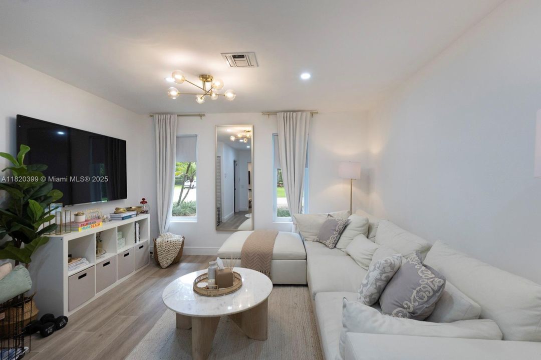 На продажу: $2,199,000 (4 спален, 2 ванн, 3195 Квадратных фут)