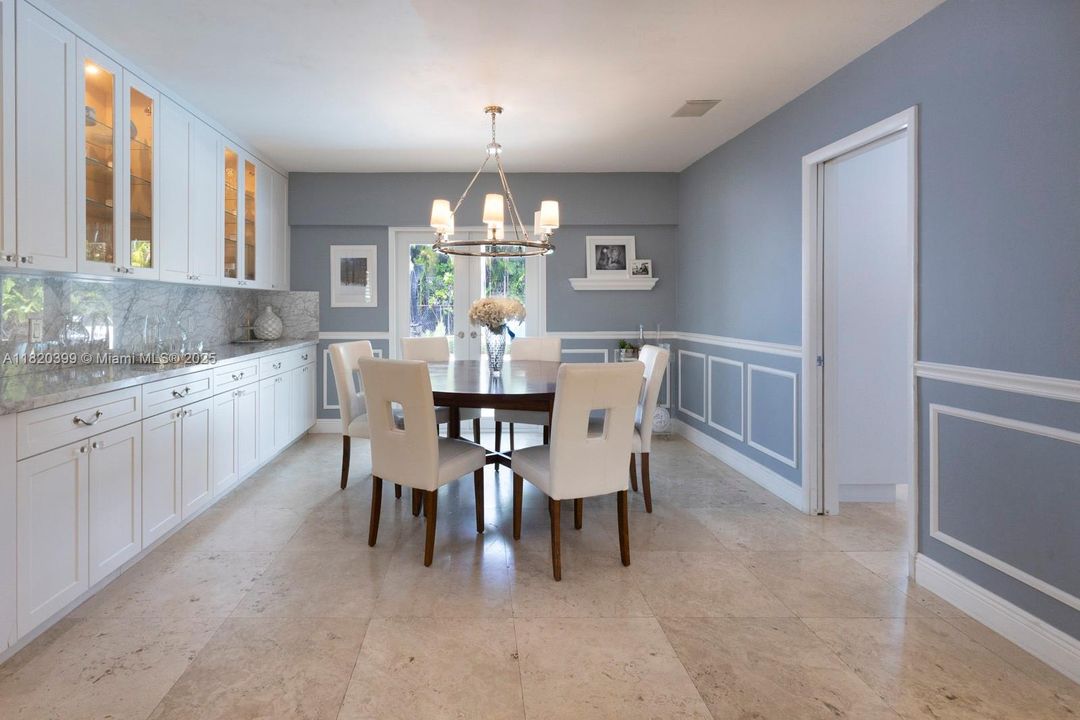 На продажу: $2,199,000 (4 спален, 2 ванн, 3195 Квадратных фут)