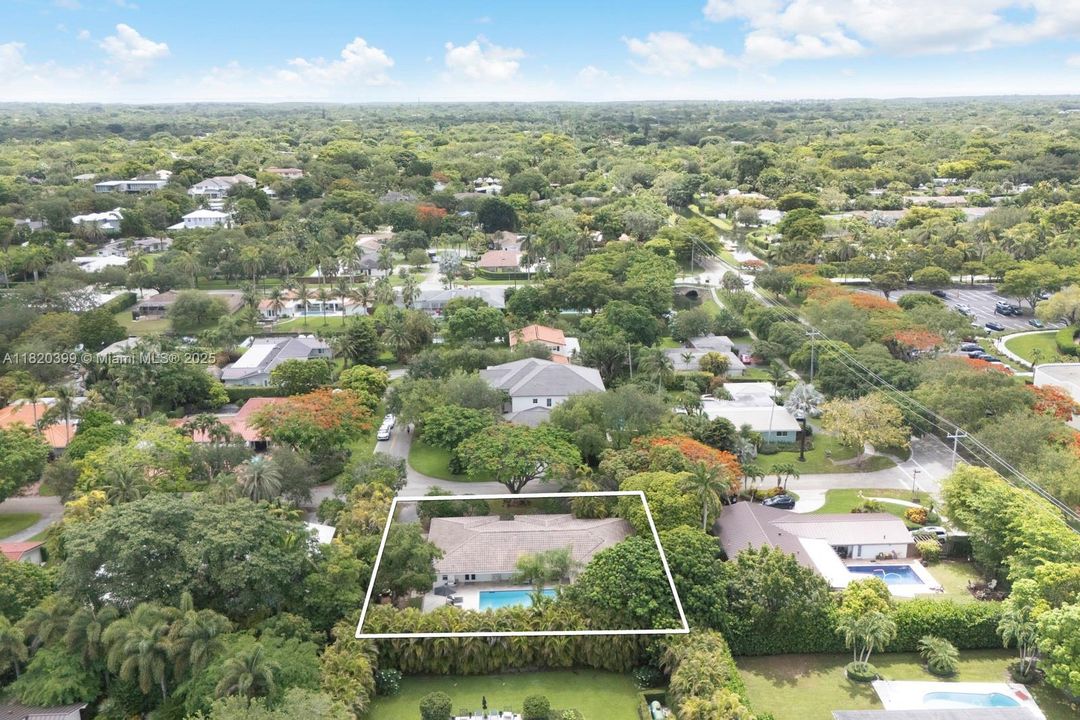 На продажу: $2,199,000 (4 спален, 2 ванн, 3195 Квадратных фут)