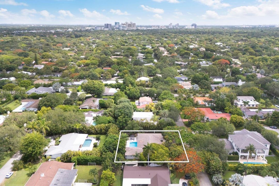 На продажу: $2,199,000 (4 спален, 2 ванн, 3195 Квадратных фут)