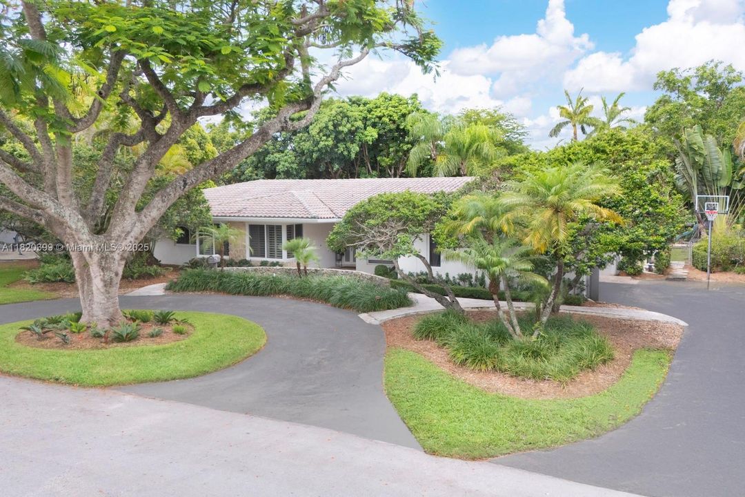 На продажу: $2,199,000 (4 спален, 2 ванн, 3195 Квадратных фут)