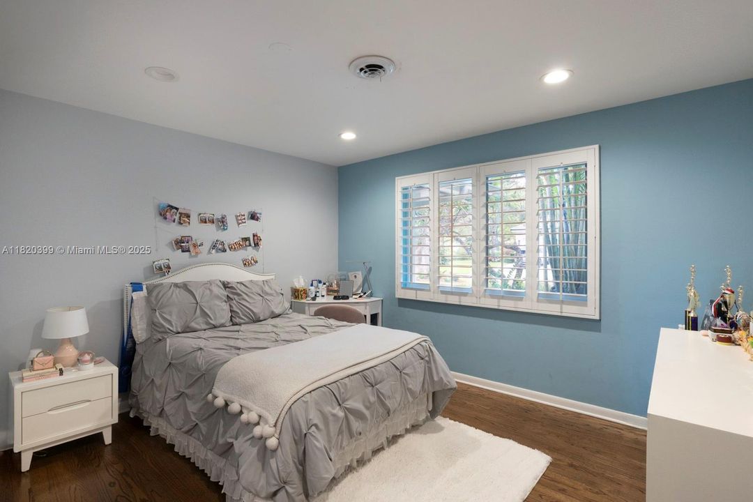 На продажу: $2,199,000 (4 спален, 2 ванн, 3195 Квадратных фут)