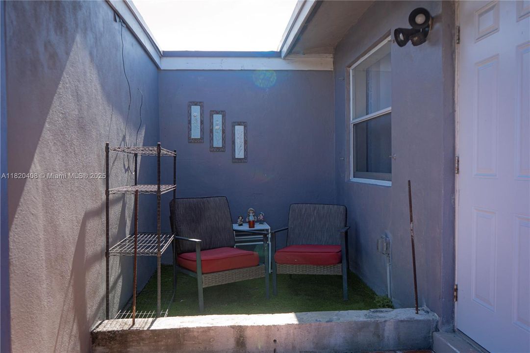 En Venta: $499,900 (3 camas, 2 baños, 1626 Pies cuadrados)