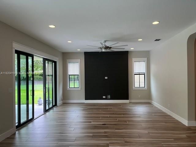 Недавно арендовано: $7,900 (5 спален, 5 ванн, 3714 Квадратных фут)