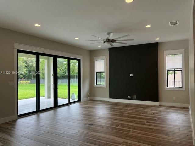 Недавно арендовано: $7,900 (5 спален, 5 ванн, 3714 Квадратных фут)