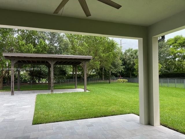 Недавно арендовано: $7,900 (5 спален, 5 ванн, 3714 Квадратных фут)