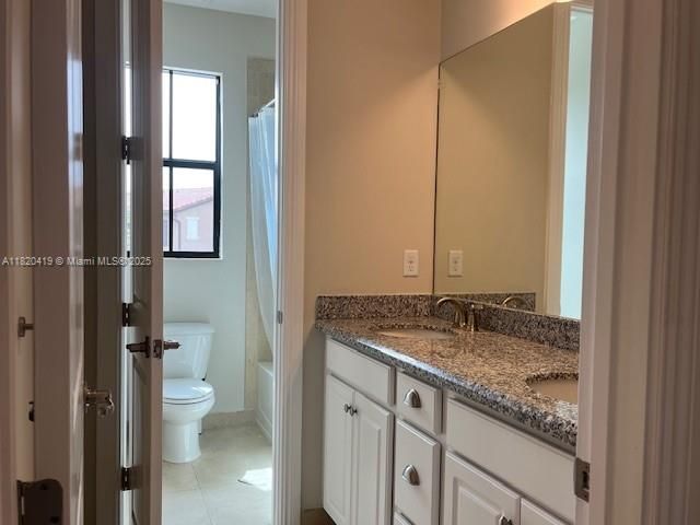 Недавно арендовано: $7,900 (5 спален, 5 ванн, 3714 Квадратных фут)