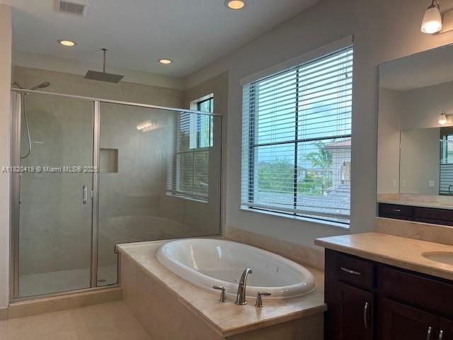 Недавно арендовано: $7,900 (5 спален, 5 ванн, 3714 Квадратных фут)