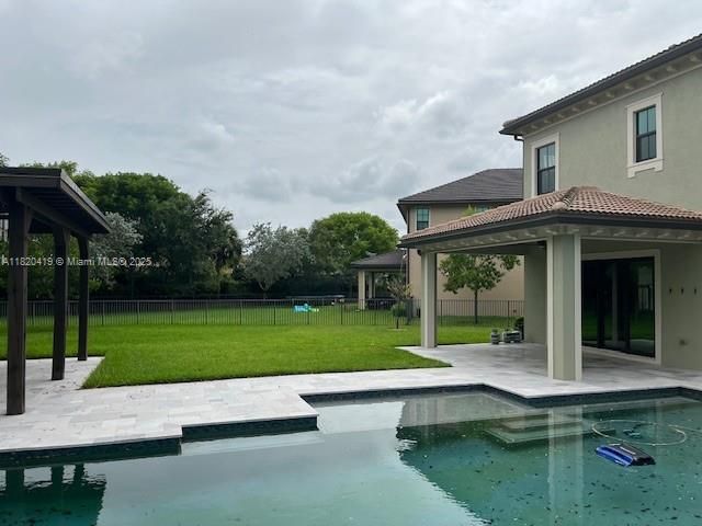 Недавно арендовано: $7,900 (5 спален, 5 ванн, 3714 Квадратных фут)