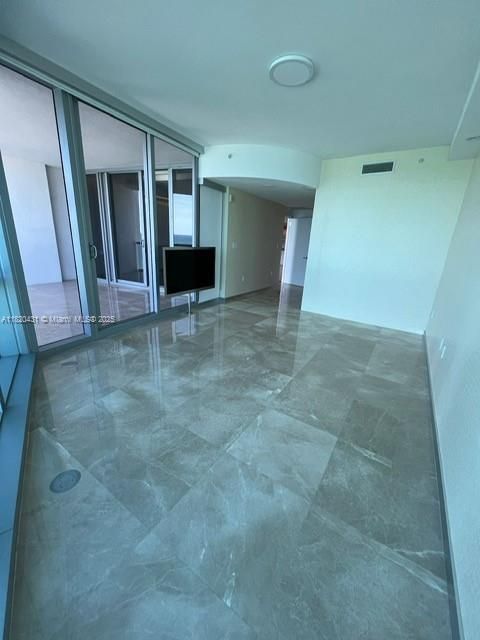 Recently Sold: $3,000,000 (3 beds, 3 baths, 1933 Square Feet)