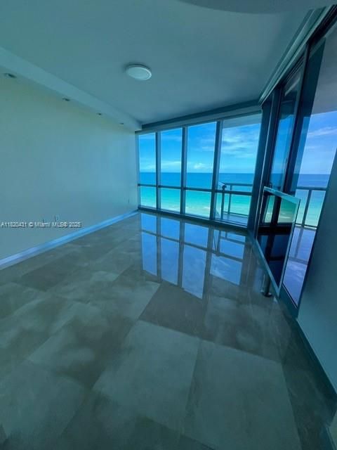 Recently Sold: $3,000,000 (3 beds, 3 baths, 1933 Square Feet)