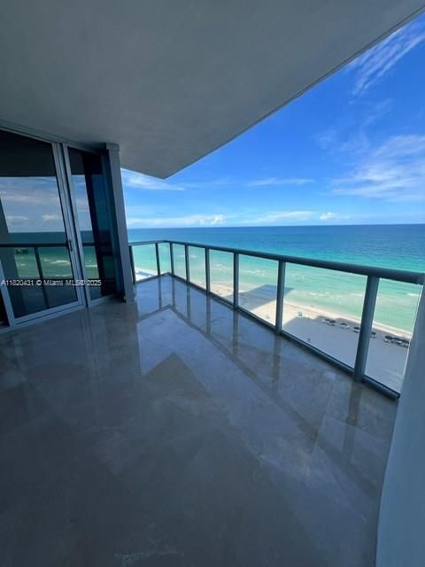 Recently Sold: $3,000,000 (3 beds, 3 baths, 1933 Square Feet)