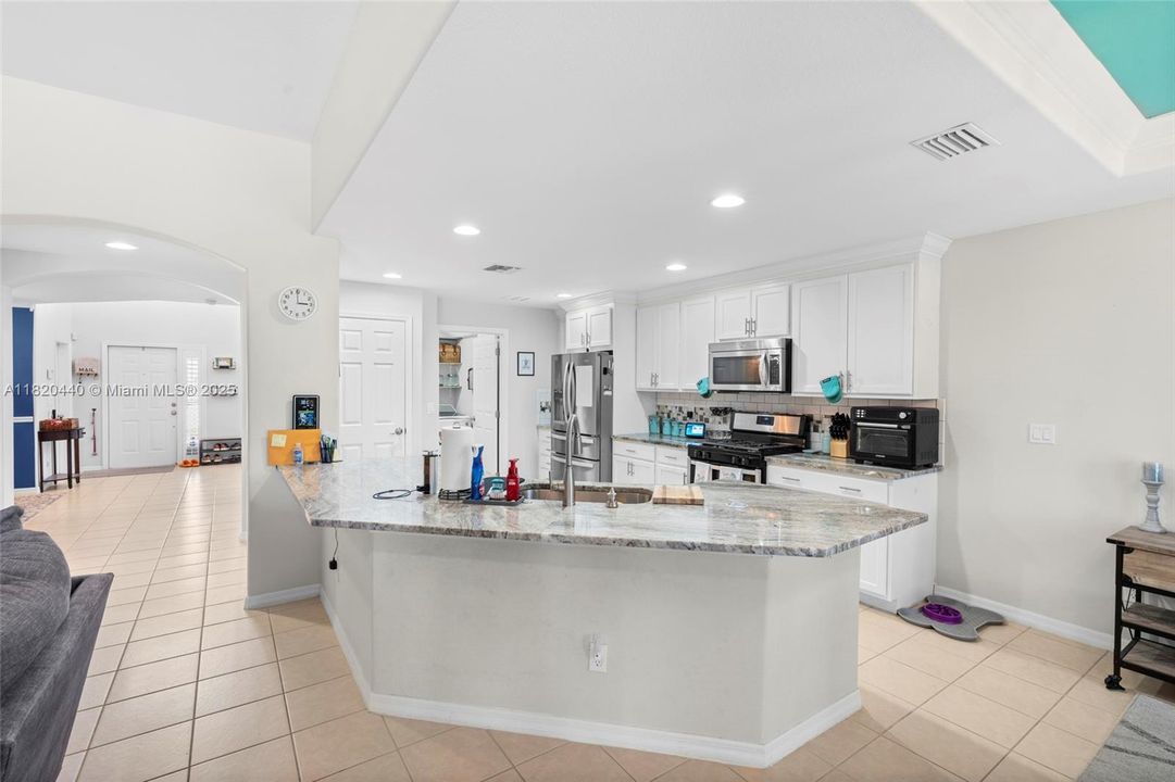 待售: $519,000 (4 贝兹, 2 浴室, 2539 平方英尺)