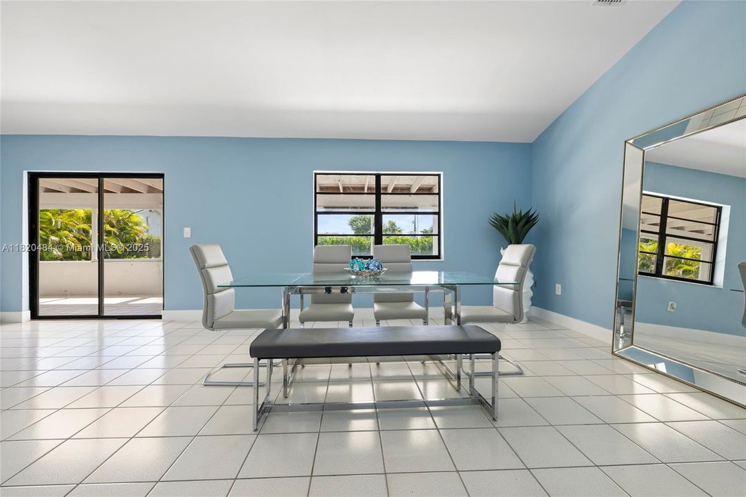 For Sale: $1,345,000 (5 beds, 3 baths, 2810 Square Feet)