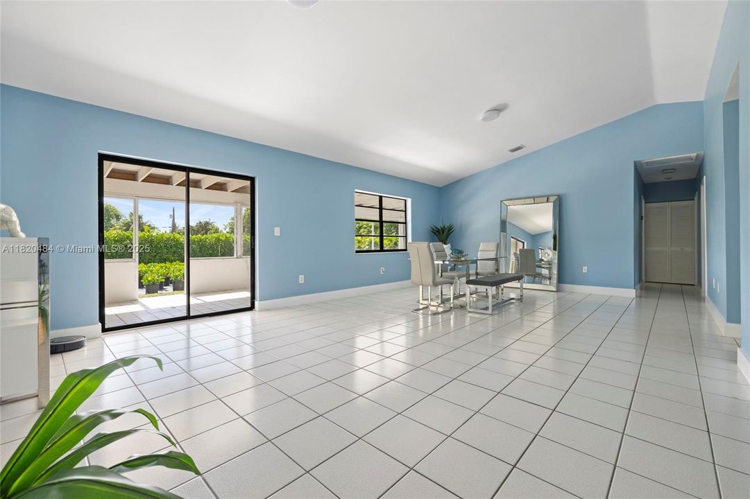 For Sale: $1,345,000 (5 beds, 3 baths, 2810 Square Feet)