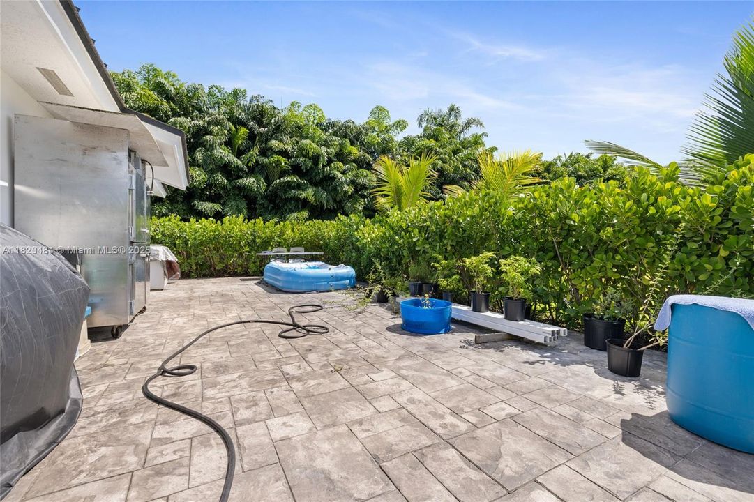 For Sale: $1,345,000 (5 beds, 3 baths, 2810 Square Feet)