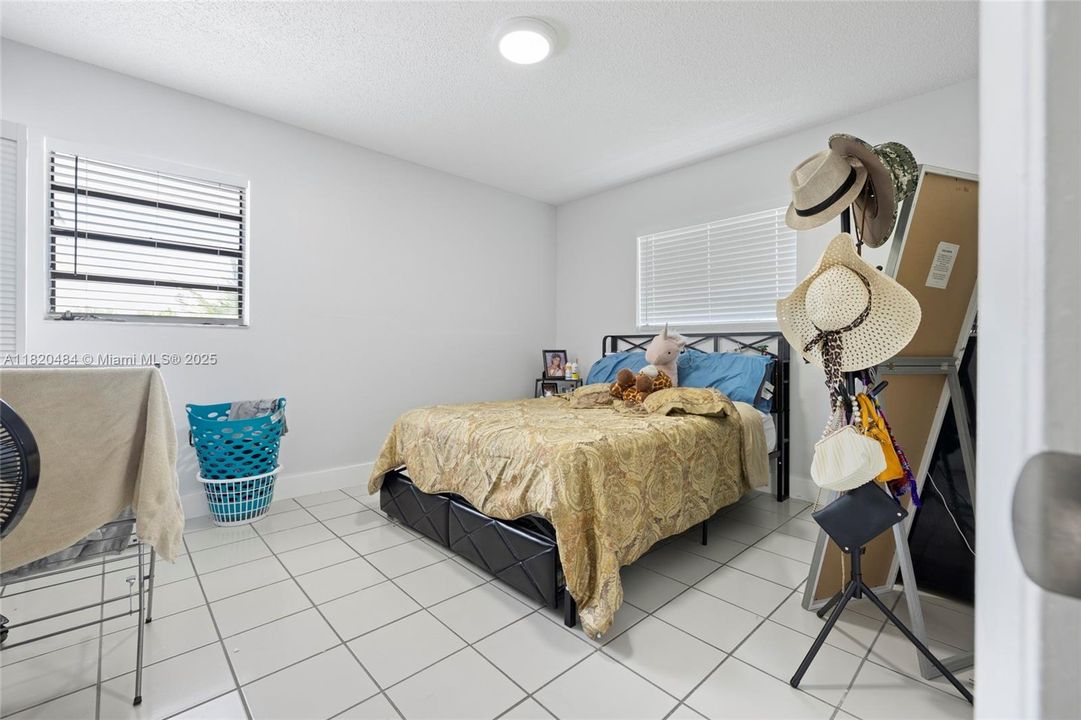 For Sale: $1,345,000 (5 beds, 3 baths, 2810 Square Feet)