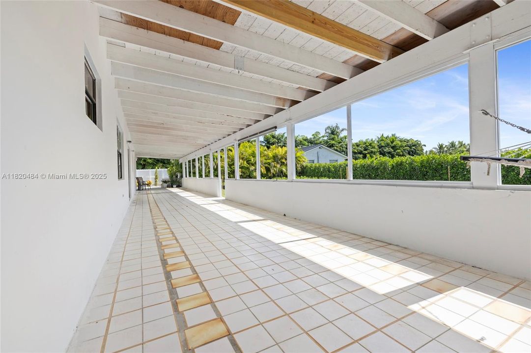 For Sale: $1,345,000 (5 beds, 3 baths, 2810 Square Feet)