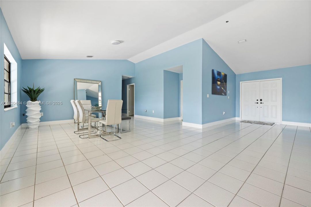 For Sale: $1,345,000 (5 beds, 3 baths, 2810 Square Feet)