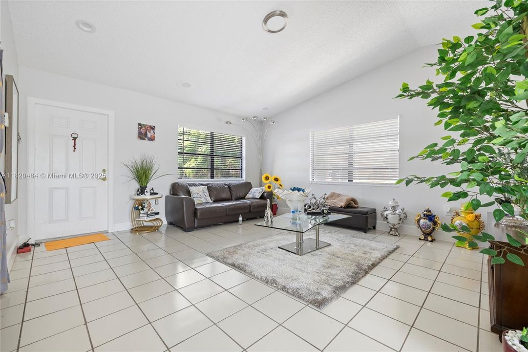 For Sale: $1,345,000 (5 beds, 3 baths, 2810 Square Feet)