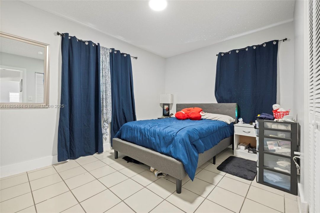 For Sale: $1,345,000 (5 beds, 3 baths, 2810 Square Feet)