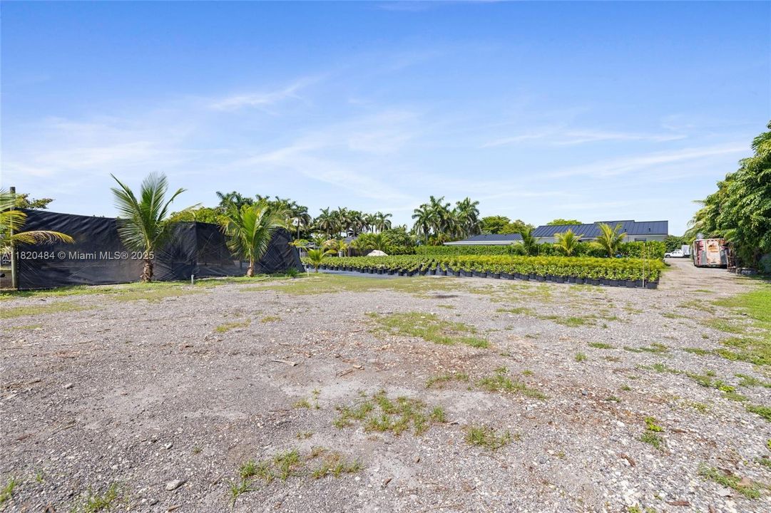 For Sale: $1,345,000 (5 beds, 3 baths, 2810 Square Feet)