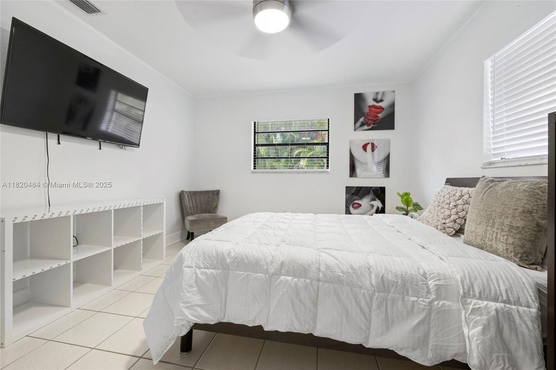 For Sale: $1,345,000 (5 beds, 3 baths, 2810 Square Feet)