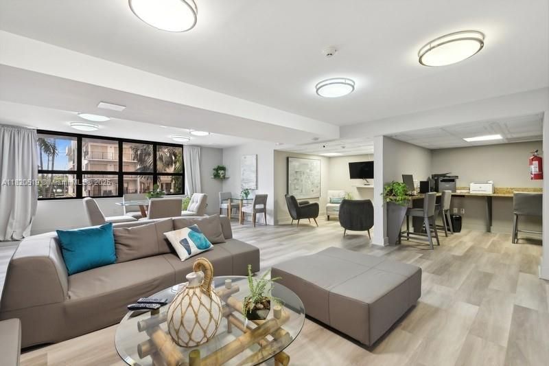 Vendido Recientemente: $1,330,000 (2 camas, 2 baños, 1994 Pies cuadrados)