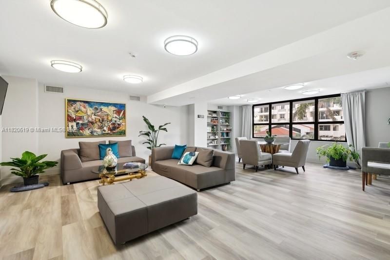 Vendido Recientemente: $1,330,000 (2 camas, 2 baños, 1994 Pies cuadrados)