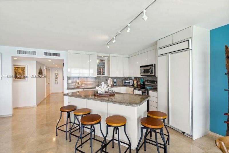 Vendido Recientemente: $1,330,000 (2 camas, 2 baños, 1994 Pies cuadrados)