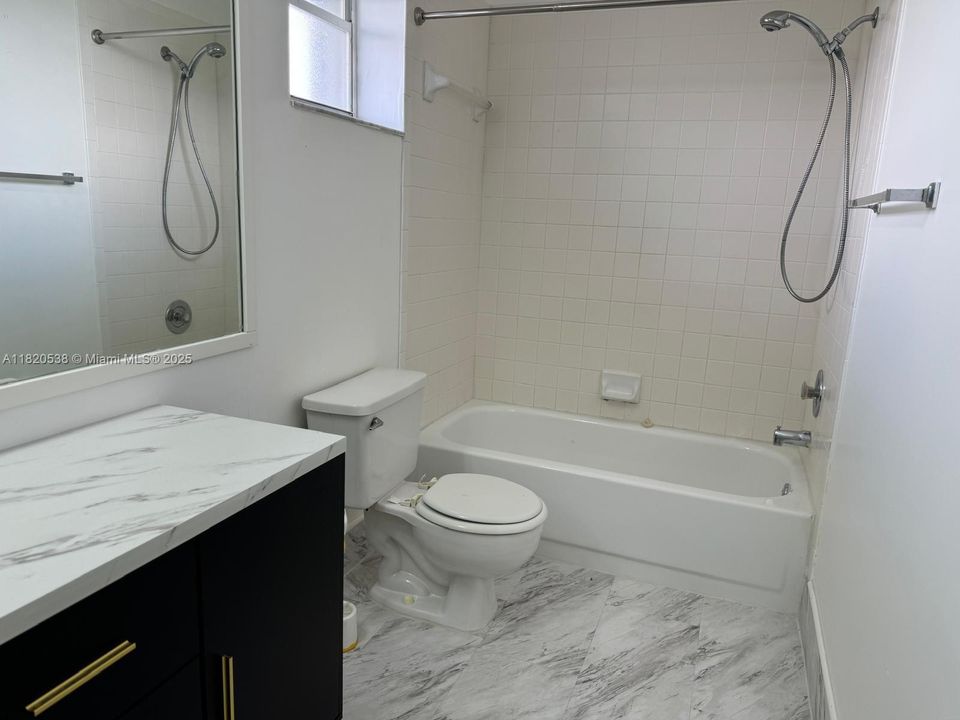 В аренду: $4,900 (5 спален, 2 ванн, 2820 Квадратных фут)