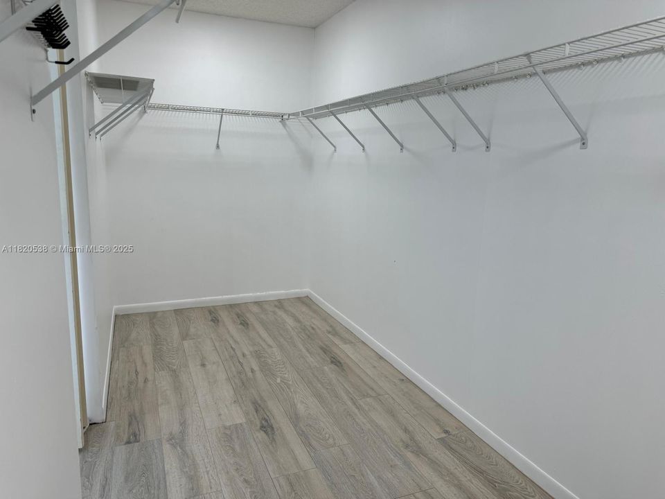 В аренду: $4,900 (5 спален, 2 ванн, 2820 Квадратных фут)