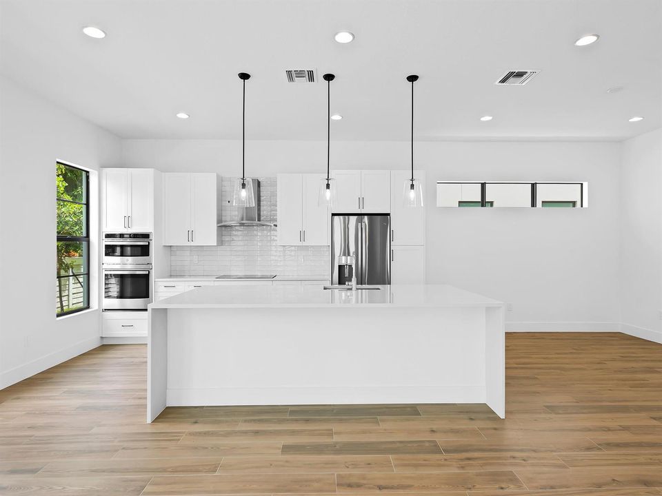 Kitchen/Dining Area
