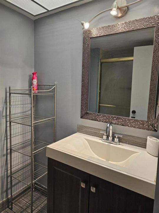 待售: $344,900 (2 贝兹, 2 浴室, 1087 平方英尺)