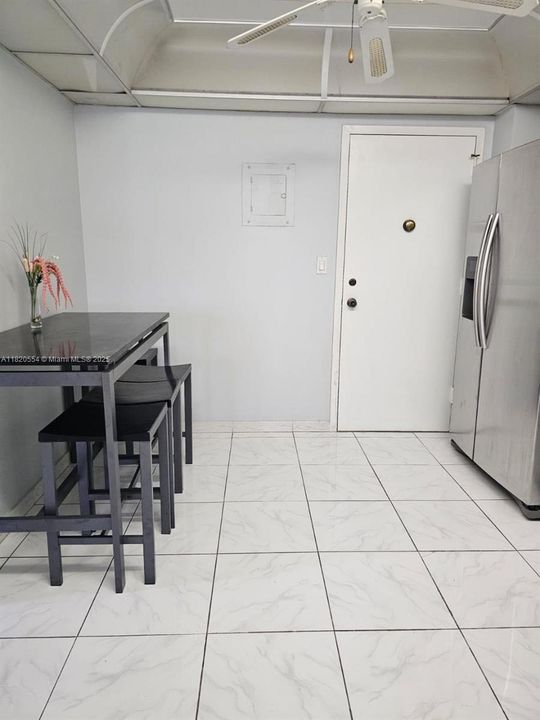 待售: $344,900 (2 贝兹, 2 浴室, 1087 平方英尺)