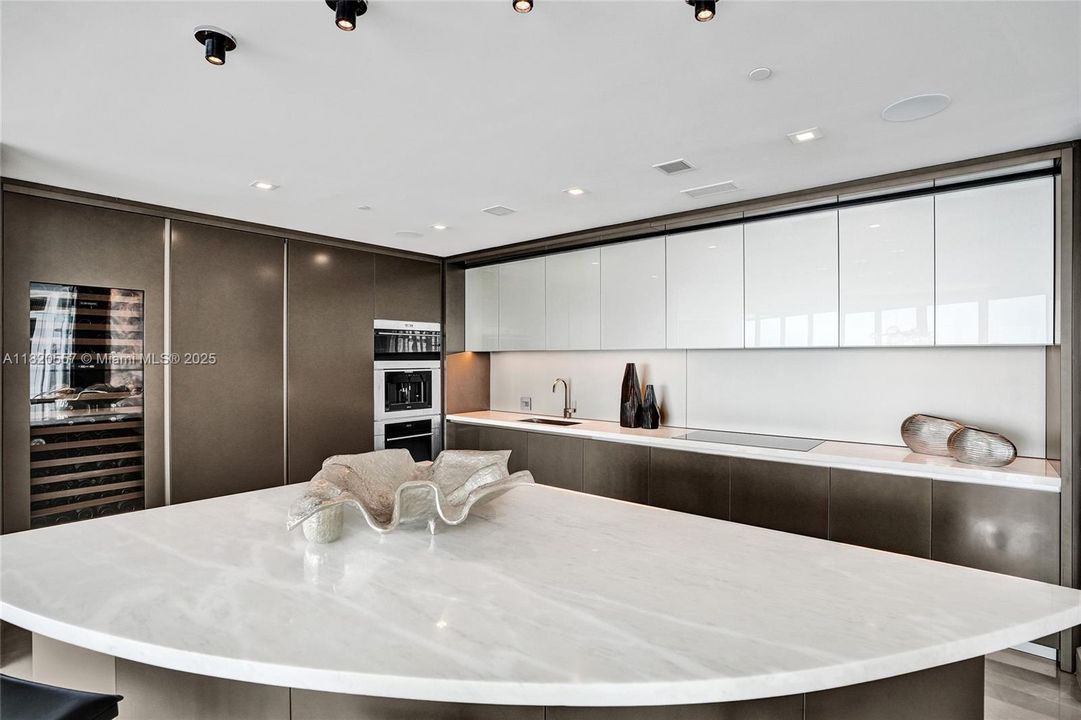 En Venta: $8,190,000 (4 camas, 5 baños, 3460 Pies cuadrados)