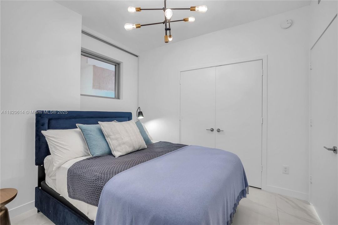En Venta: $795,000 (2 camas, 2 baños, 912 Pies cuadrados)