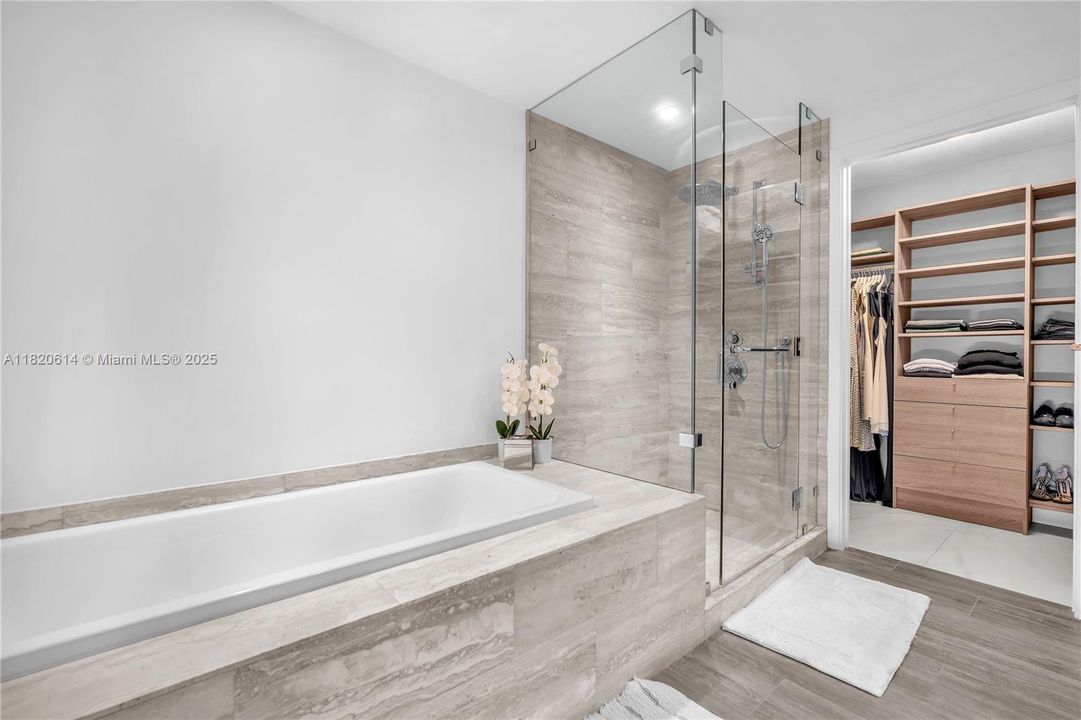 En Venta: $795,000 (2 camas, 2 baños, 912 Pies cuadrados)