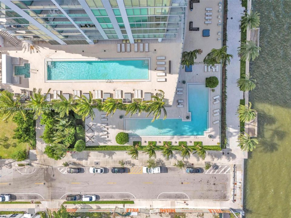 En Venta: $795,000 (2 camas, 2 baños, 912 Pies cuadrados)