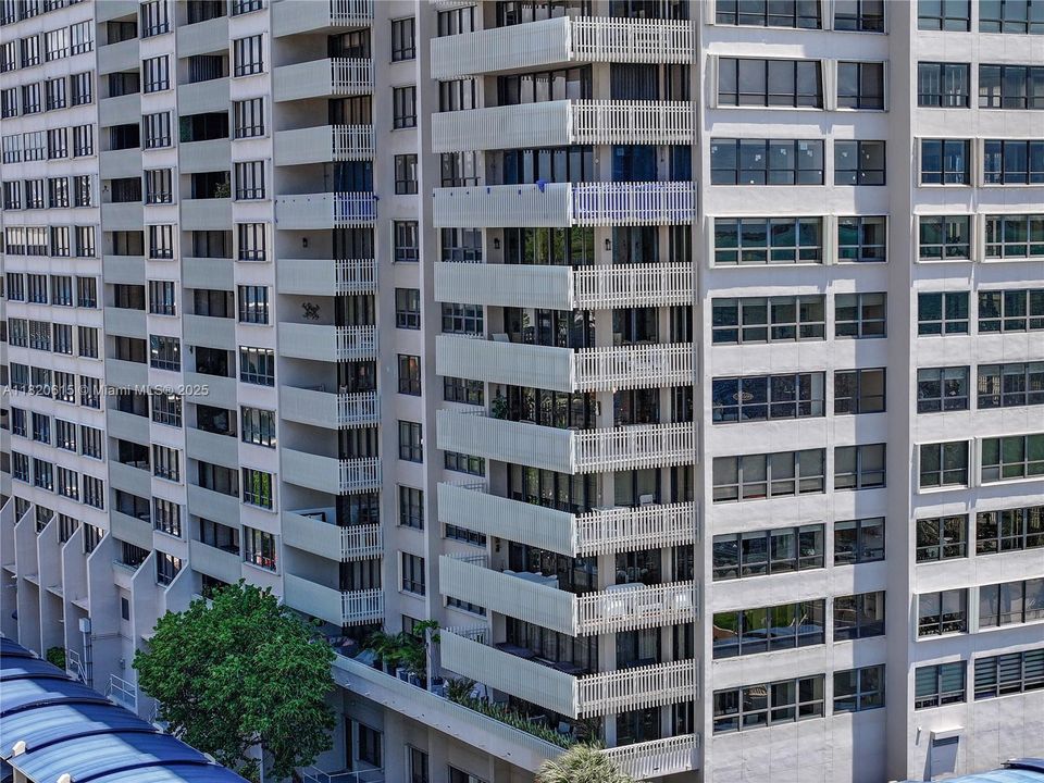 最近售出: $2,650,000 (3 贝兹, 2 浴室, 2398 平方英尺)